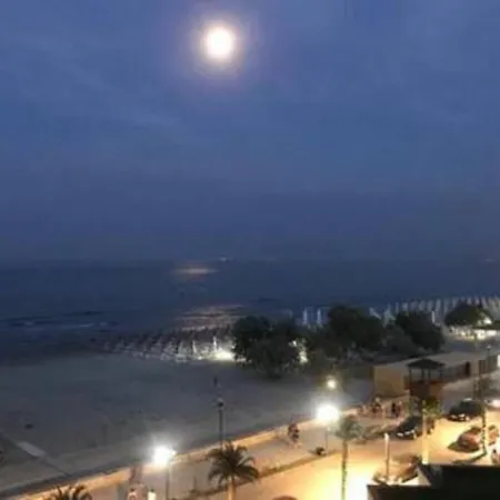 Alezzi Beach Nofomo Seaview Năvodari
