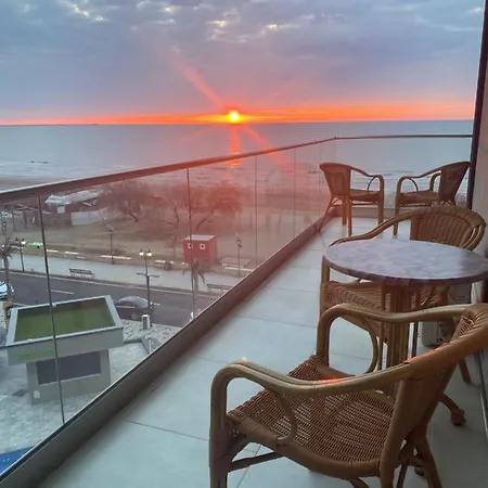 Alezzi Beach Nofomo Seaview Năvodari